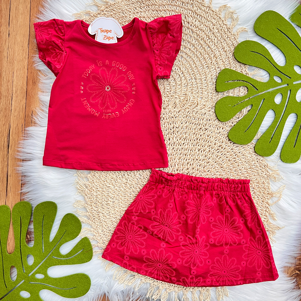  Natal 25 - Conj. Blusa "Today is a Good Day" e Short Saia em Lese Floral - Vermelho